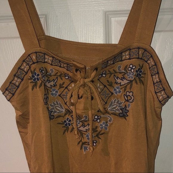 American Eagle Soft & Sexy Tie-Up Tank Top | Beige / Tan w/ Blue & White Flowers - Picture 2 of 6